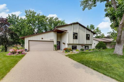 Beautiful 4 bedroom 2 bath, 2 car garage home in Countryside West!
