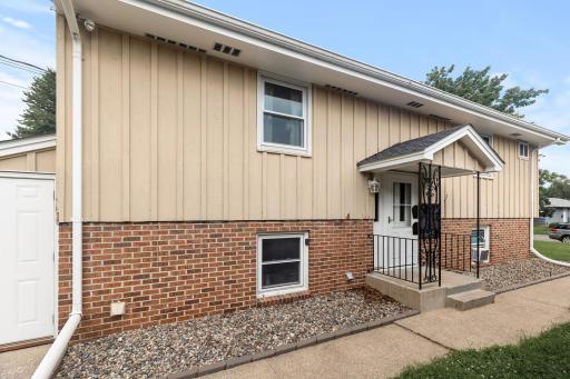 232 Douglas Street E, South Saint Paul, MN 55075
