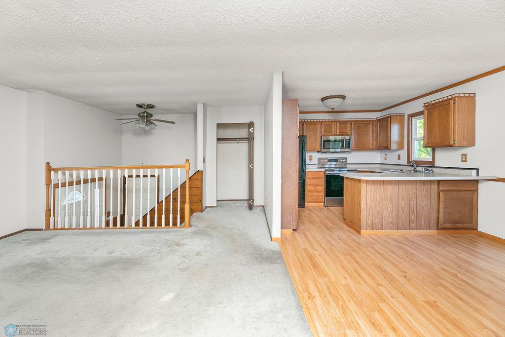 living kitchen dining 1.jpg