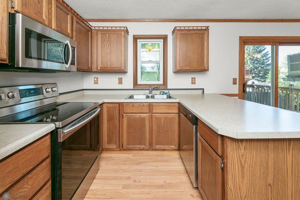 Kitchen 2.jpg