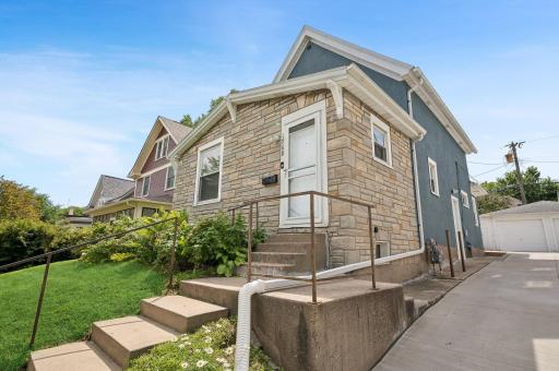 1768 Selby Avenue, Saint Paul, MN 55104