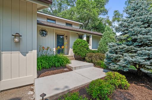 16010 Kensington Court, Minnetonka, MN 55345