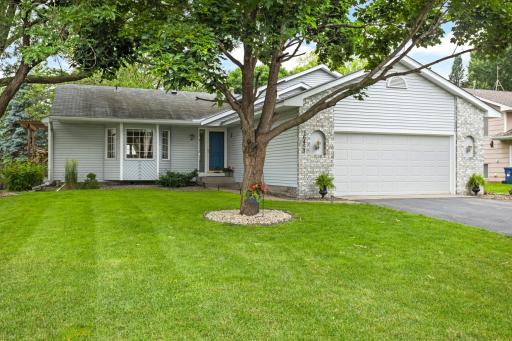 16453 Godson Drive, Lakeville, MN 55044
