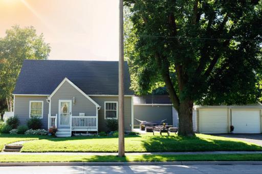 1207 S Elm Avenue, Owatonna, MN 55060