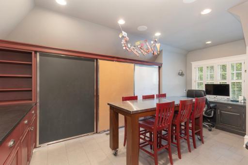 Upper Level Bonus/Craft Room