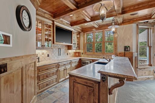 Full Wet Bar