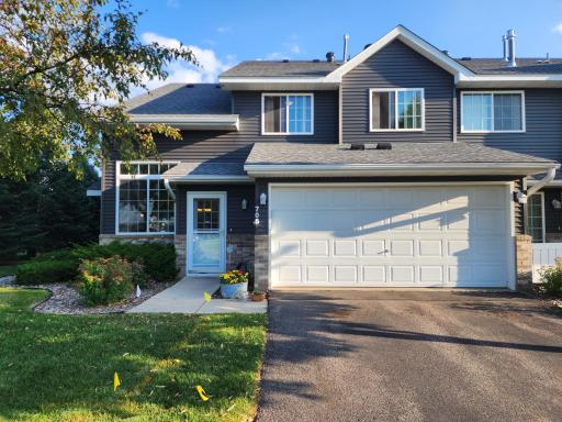 Beautiful end unit townhouse built by DR Horton