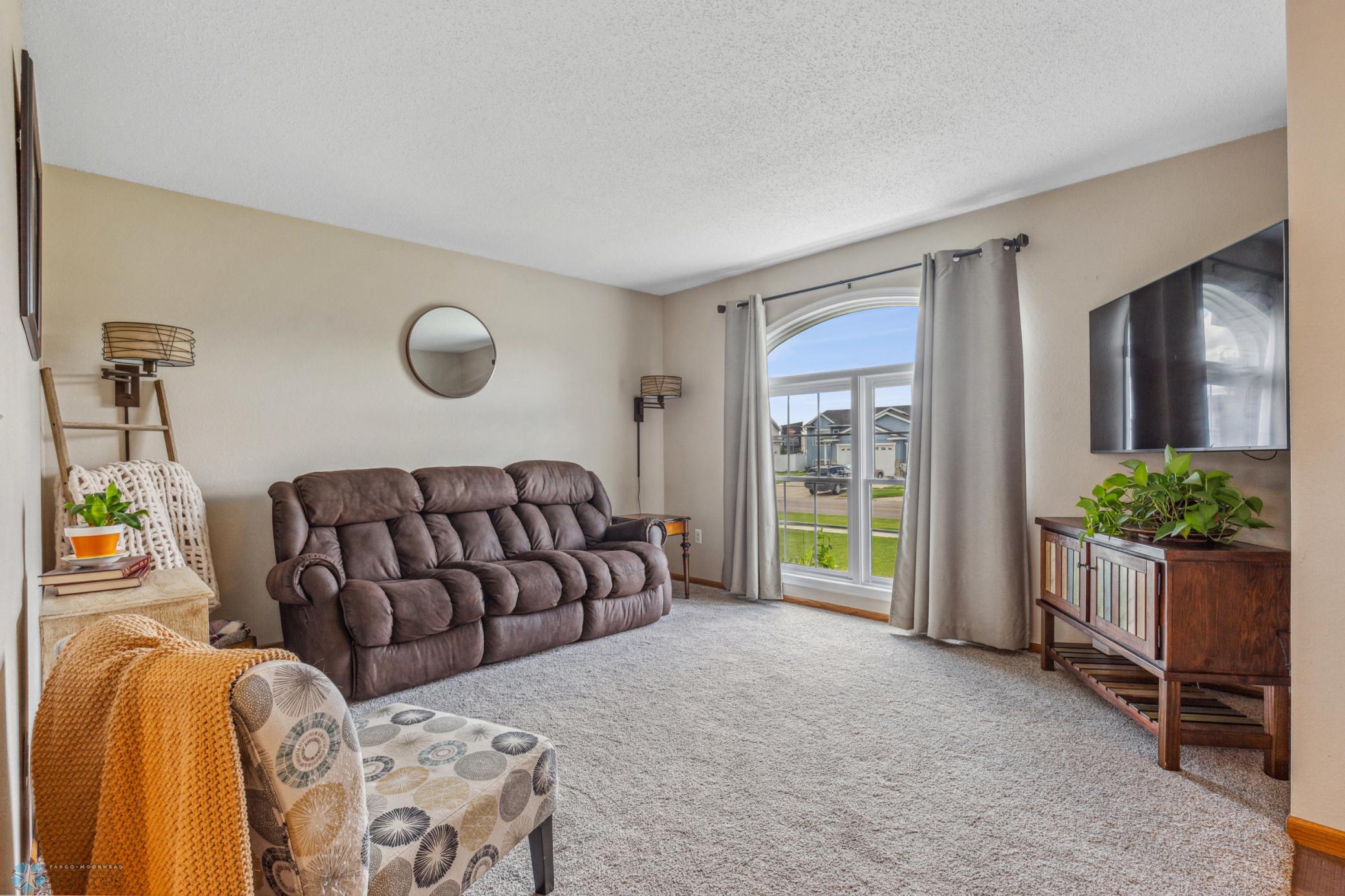 1867 10th St W16.jpg