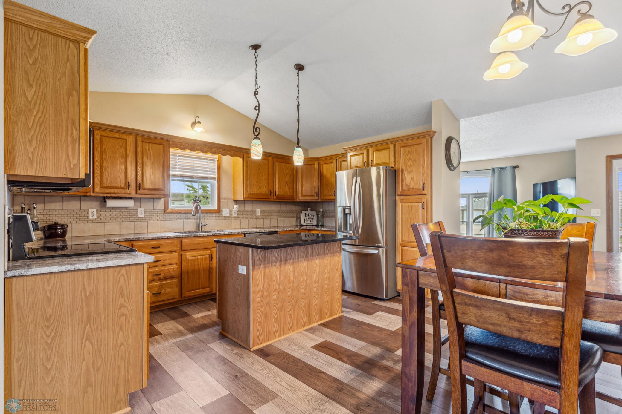 1867 10th St W7.jpg