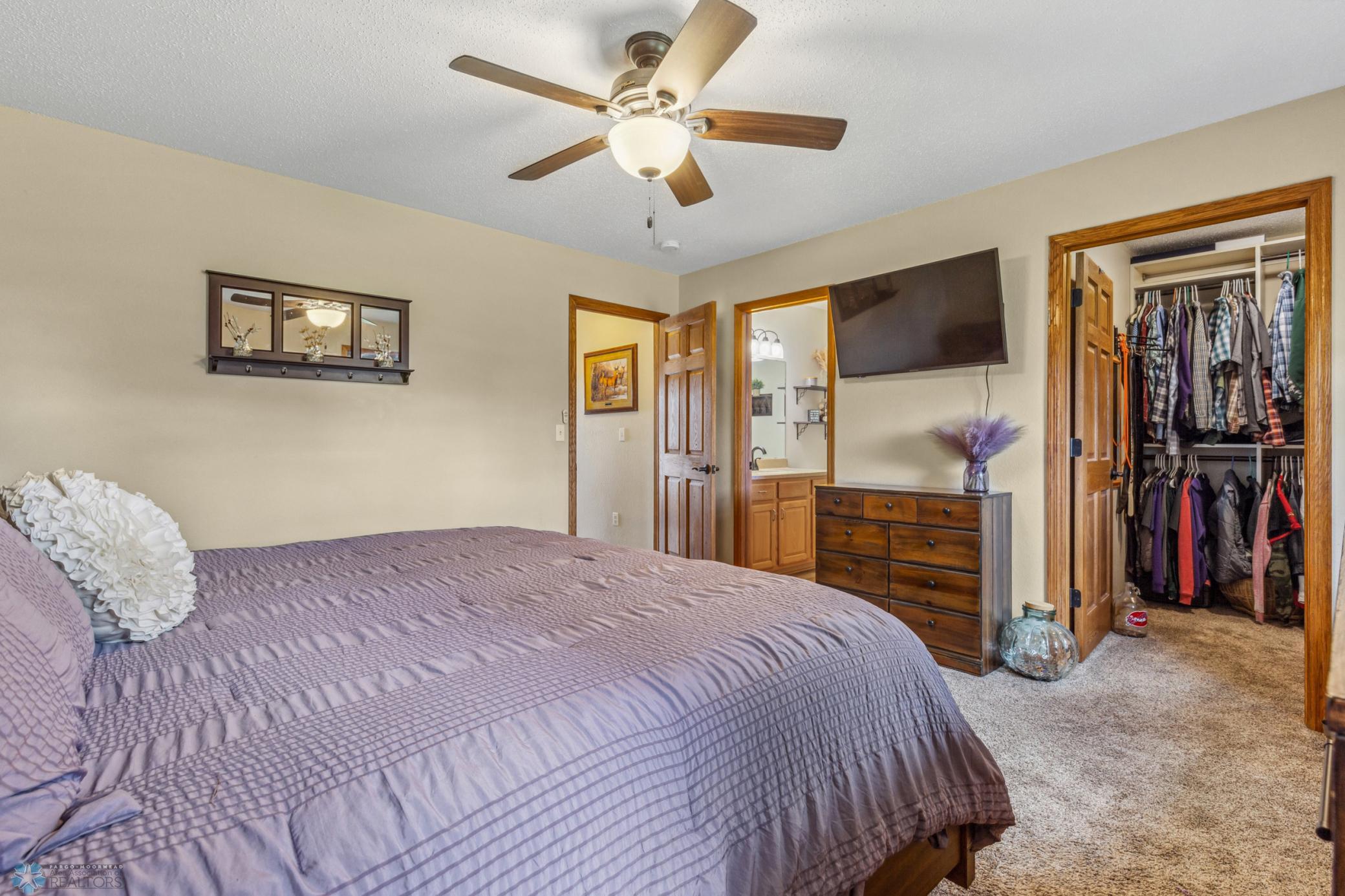 1867 10th St W14.jpg