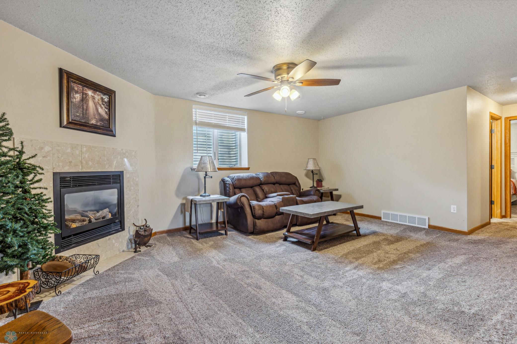 1867 10th St W18.jpg