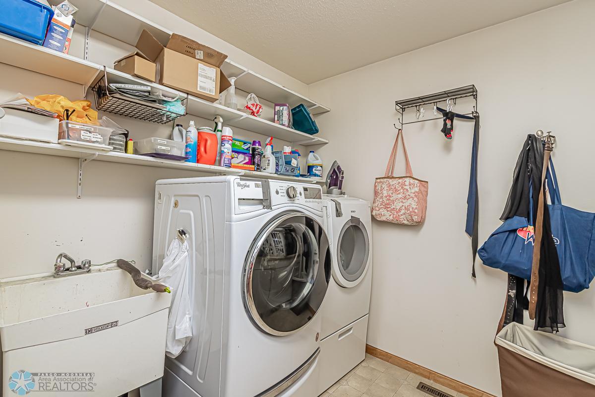 6136 16th St S, Fargo, ND 58104-39.jpg