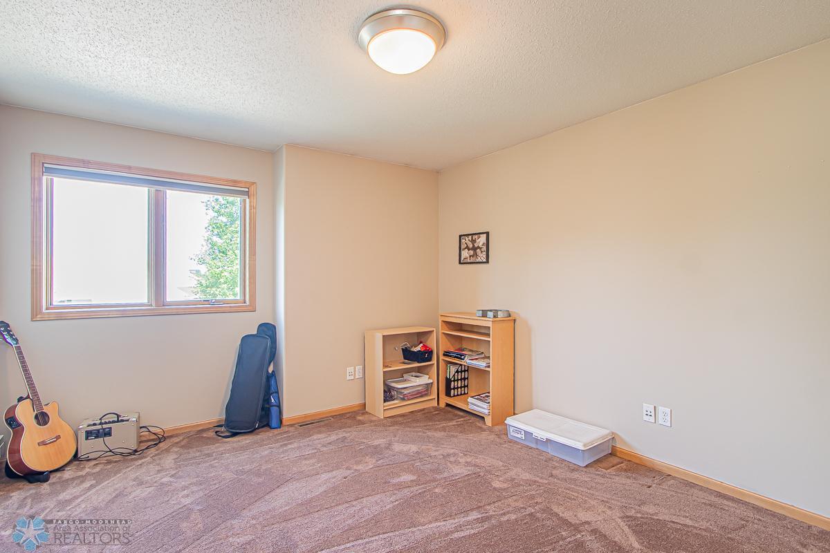 6136 16th St S, Fargo, ND 58104-37.jpg