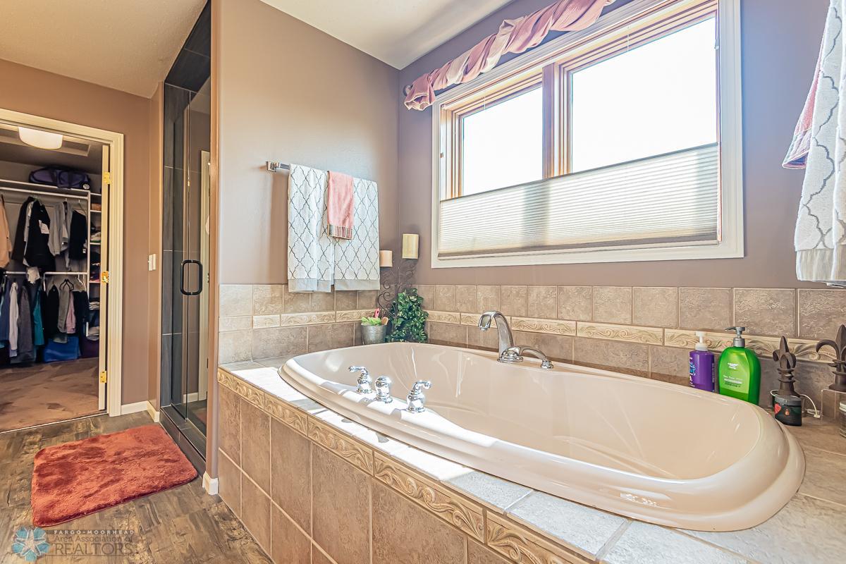 6136 16th St S, Fargo, ND 58104-27.jpg