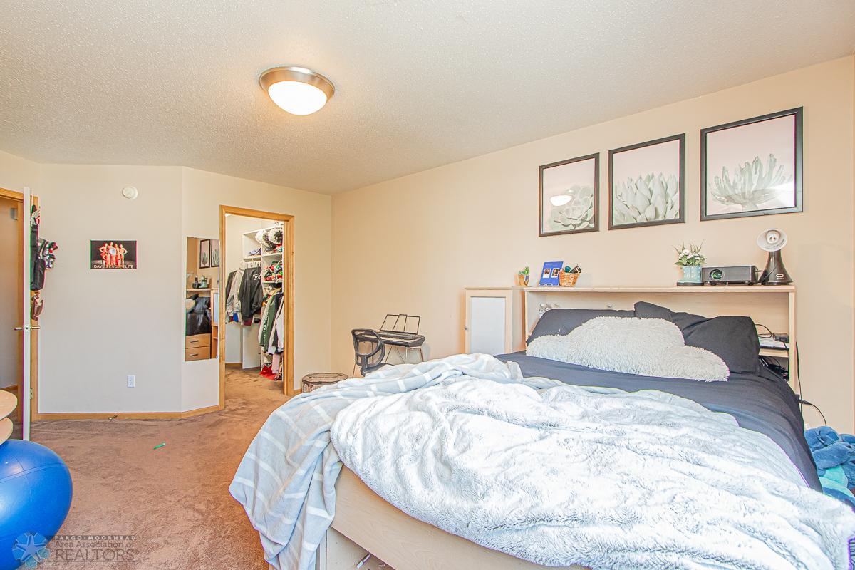 6136 16th St S, Fargo, ND 58104-34.jpg