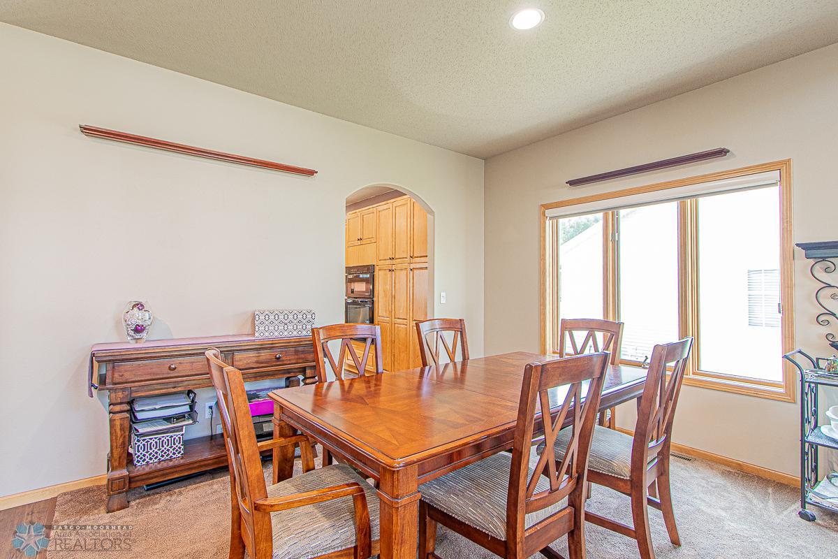 6136 16th St S, Fargo, ND 58104-04.jpg