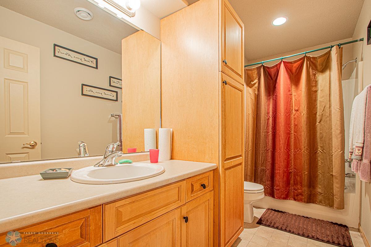 6136 16th St S, Fargo, ND 58104-45.jpg