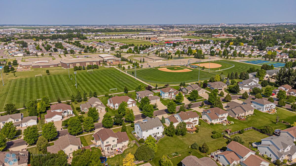 6136 16th St S, Fargo, ND 58104-55.jpg