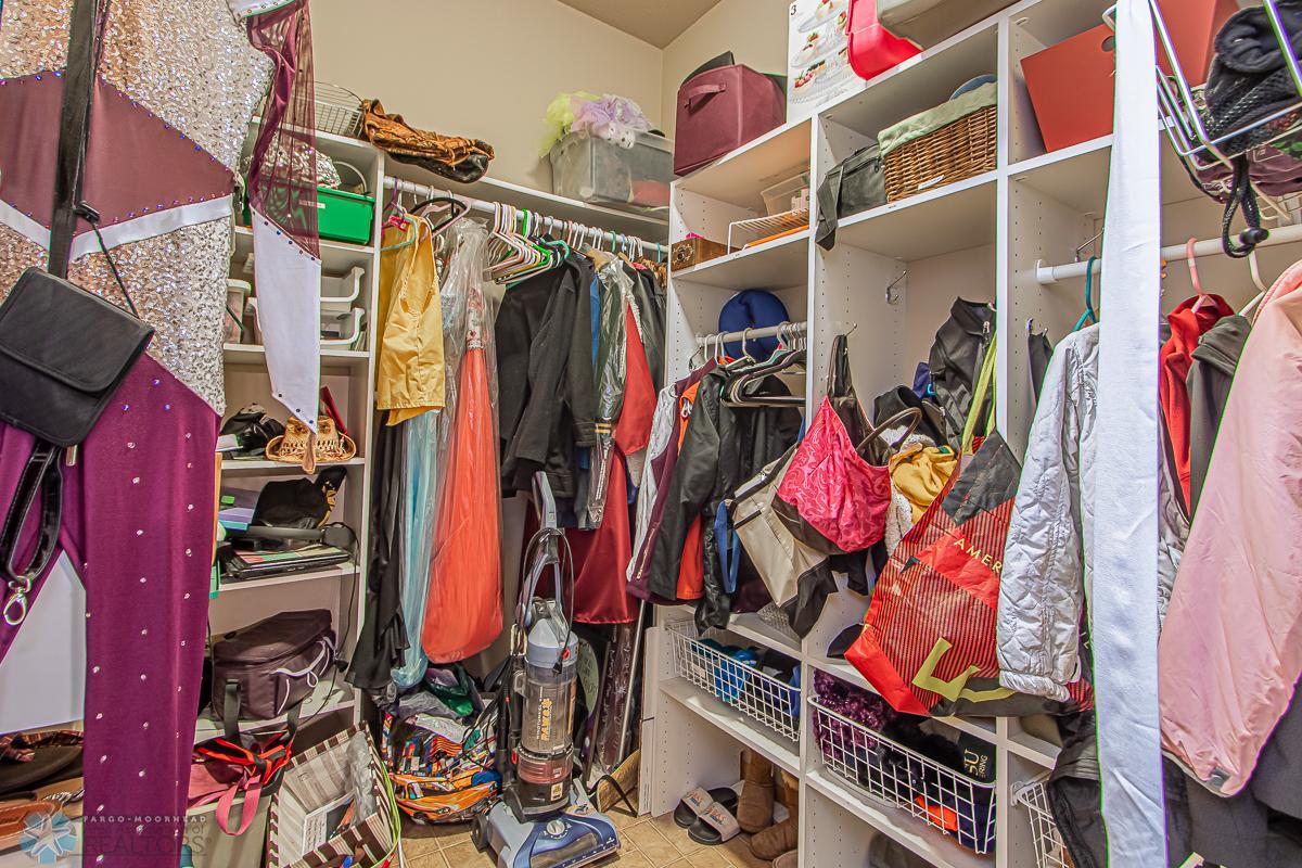 6136 16th St S, Fargo, ND 58104-17.jpg