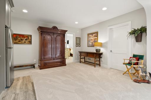 465 Lakeview Parkway, Mound, MN 55364