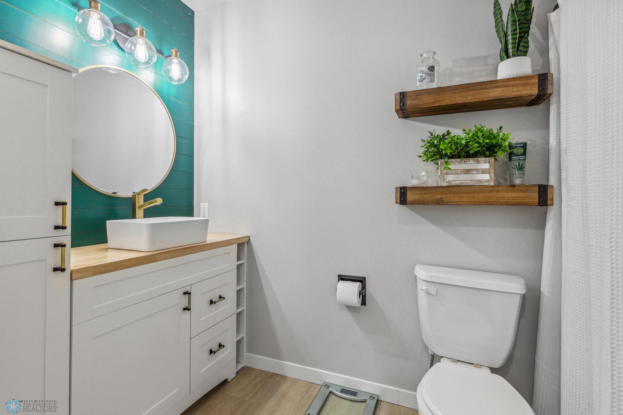 (22) Master Full Bath 1.jpg