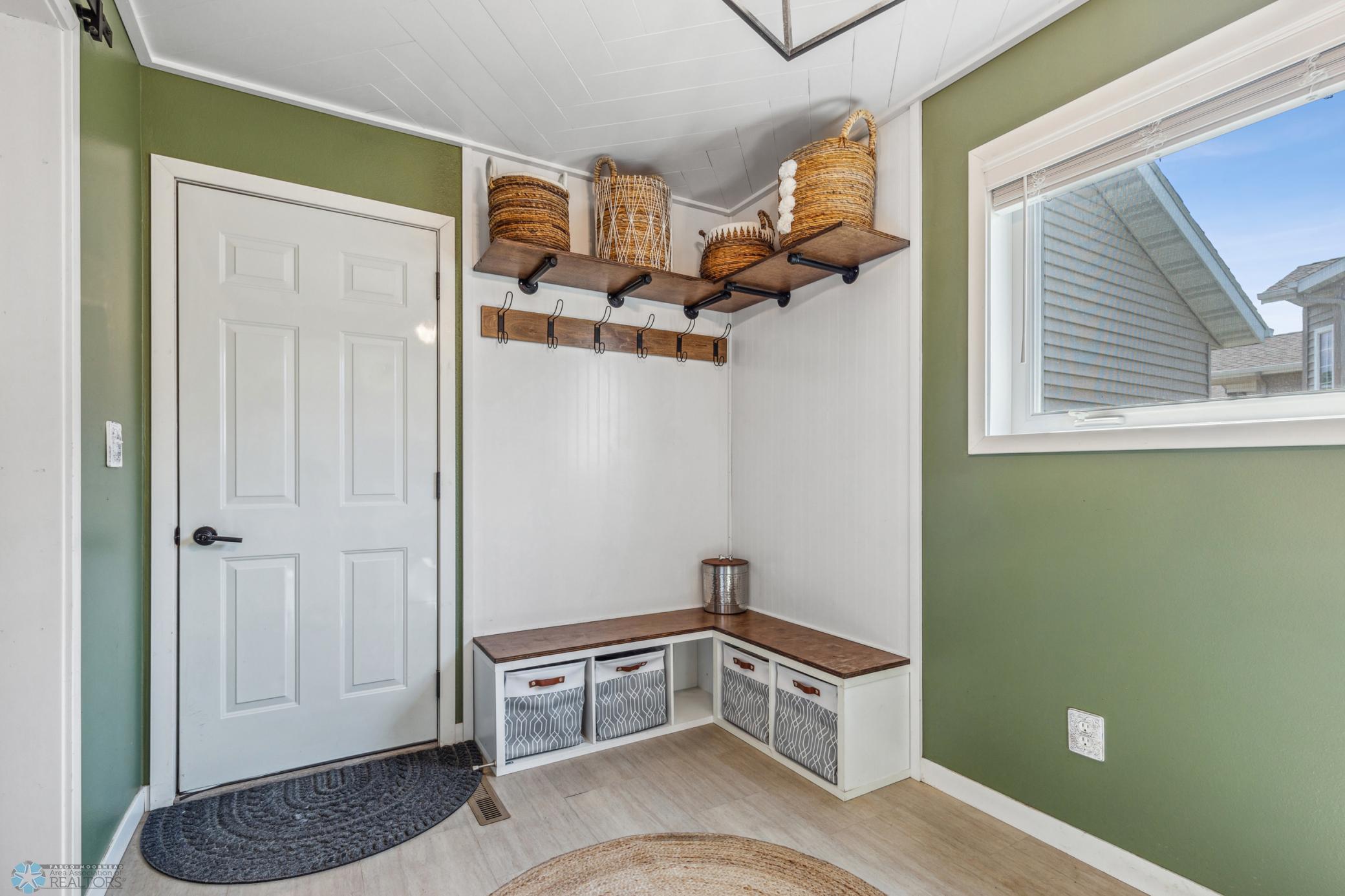 (16) Mud Room.jpg