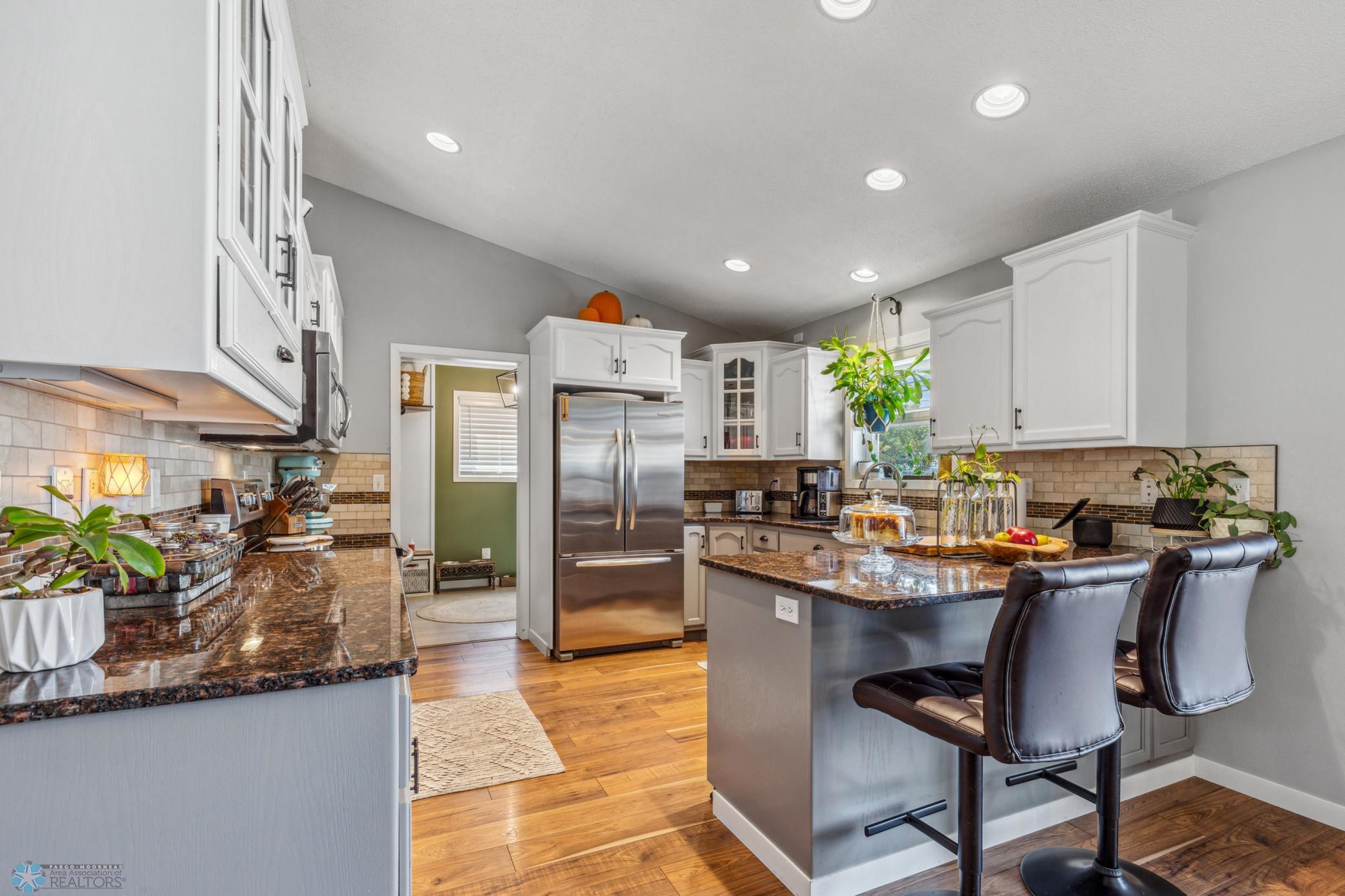 (10) Kitchen.jpg
