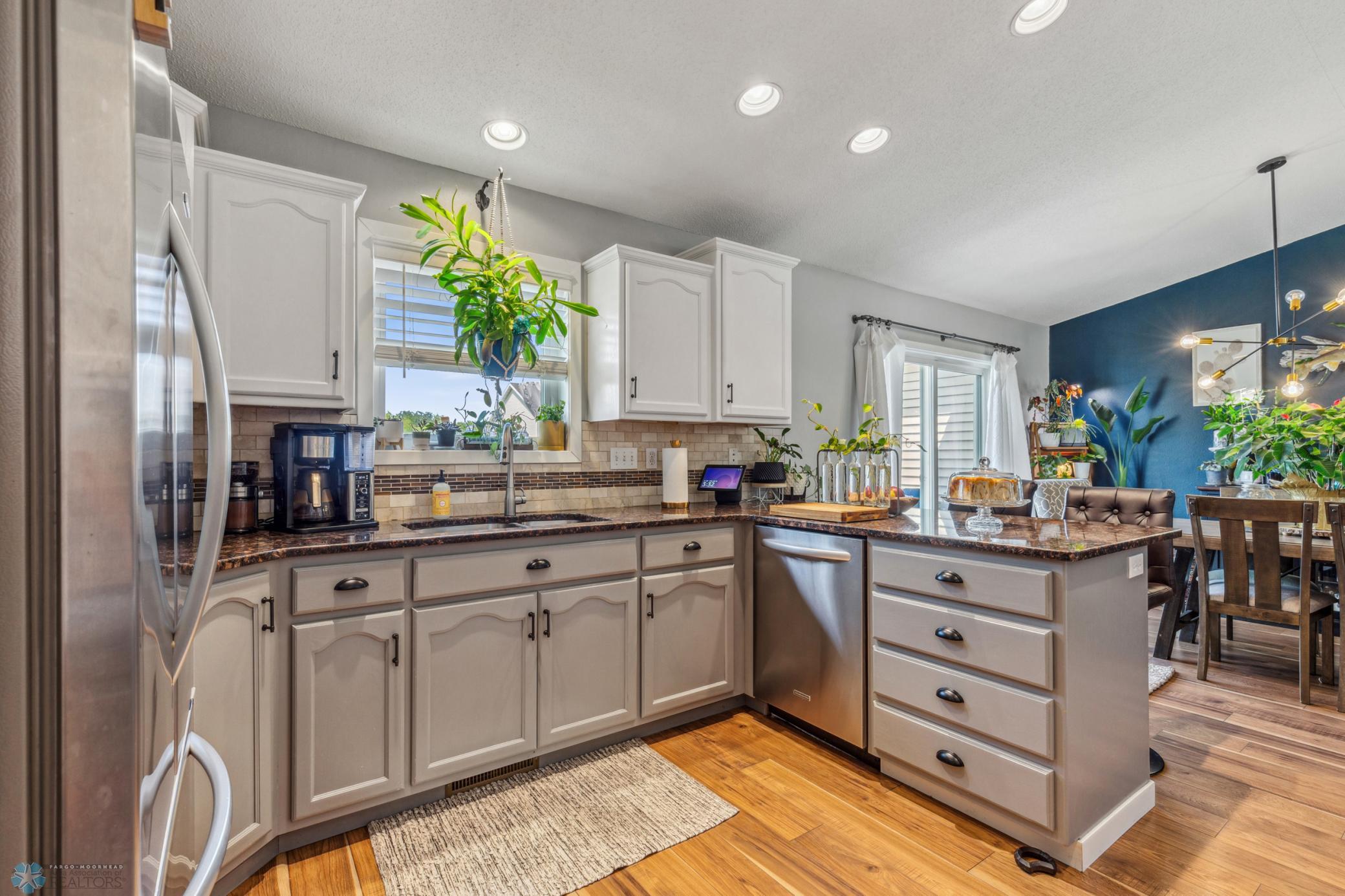 (14) Kitchen.jpg