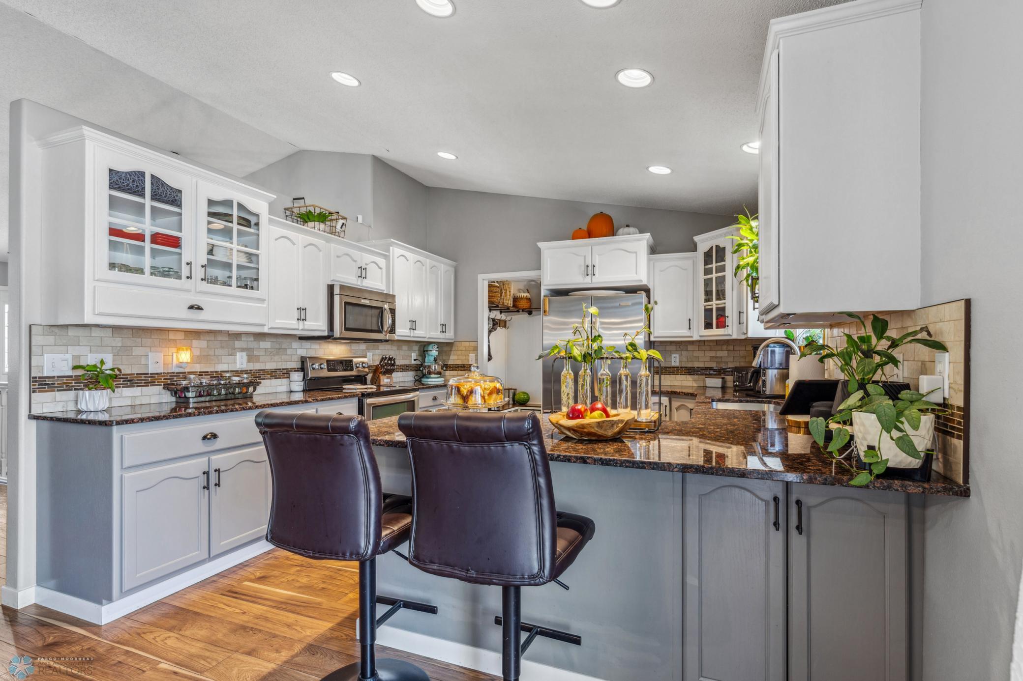 (11) Kitchen.jpg