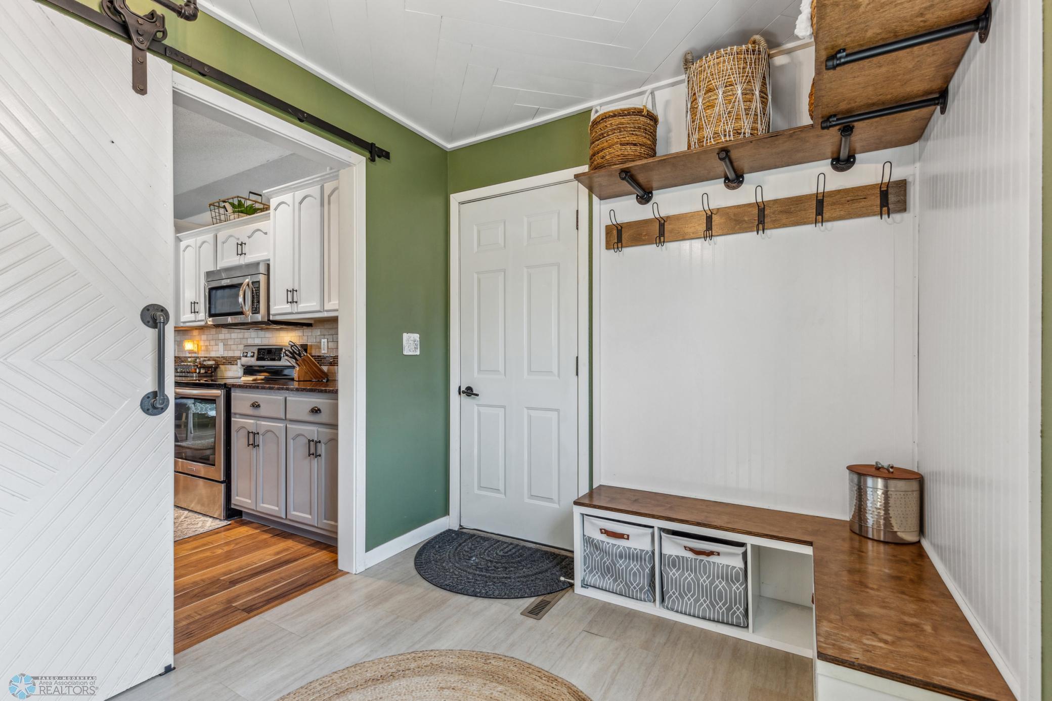(15) Mud Room.jpg
