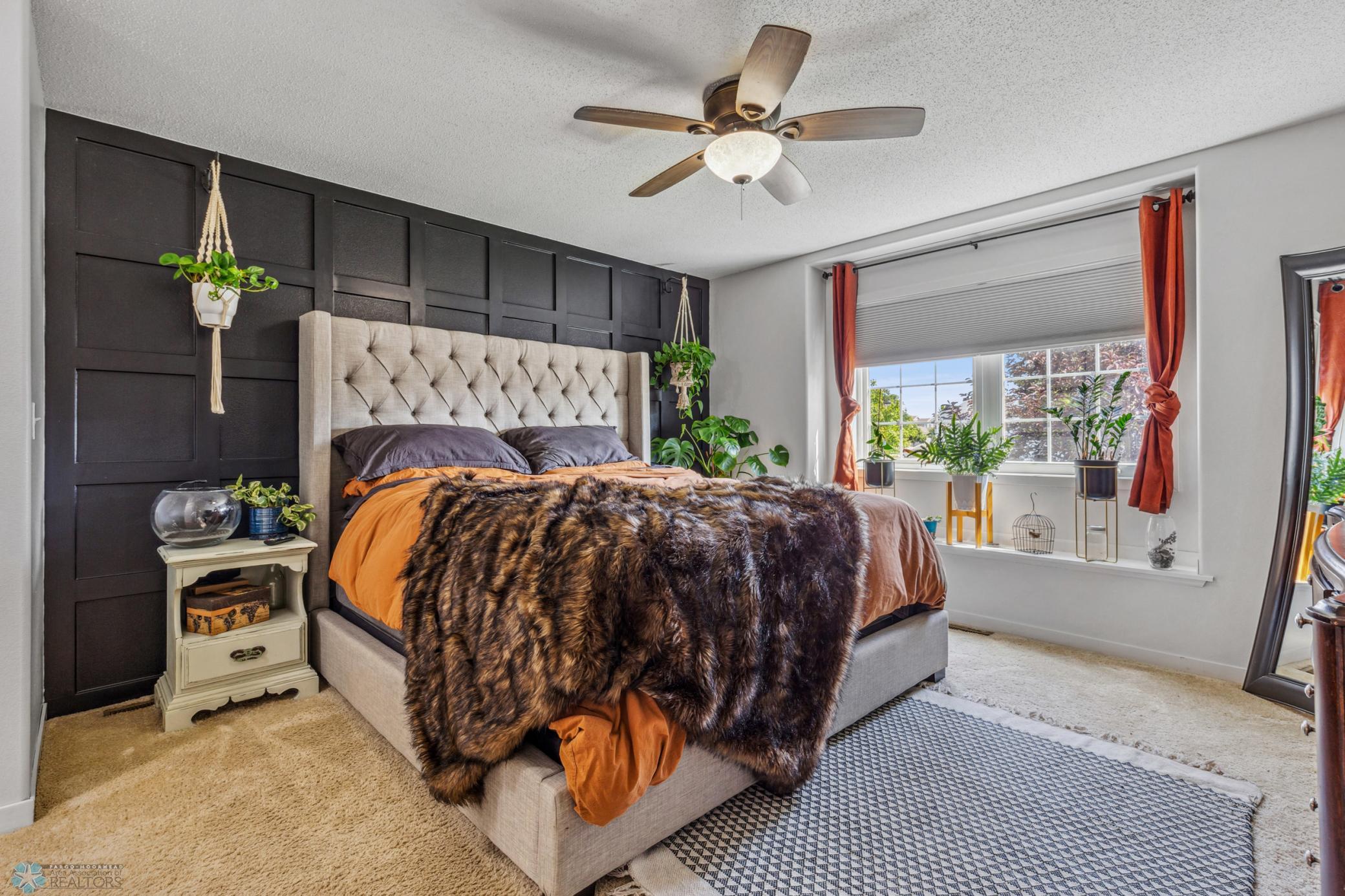 (18) Master Bed 1.jpg