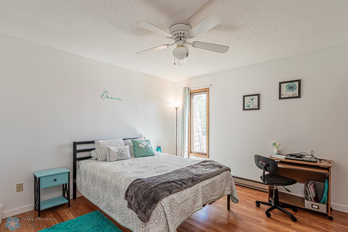 251 12 1_2 Ave E, West Fargo, ND 58078-03.jpg