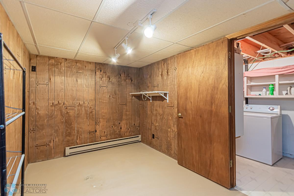 251 12 1_2 Ave E, West Fargo, ND 58078-17.jpg