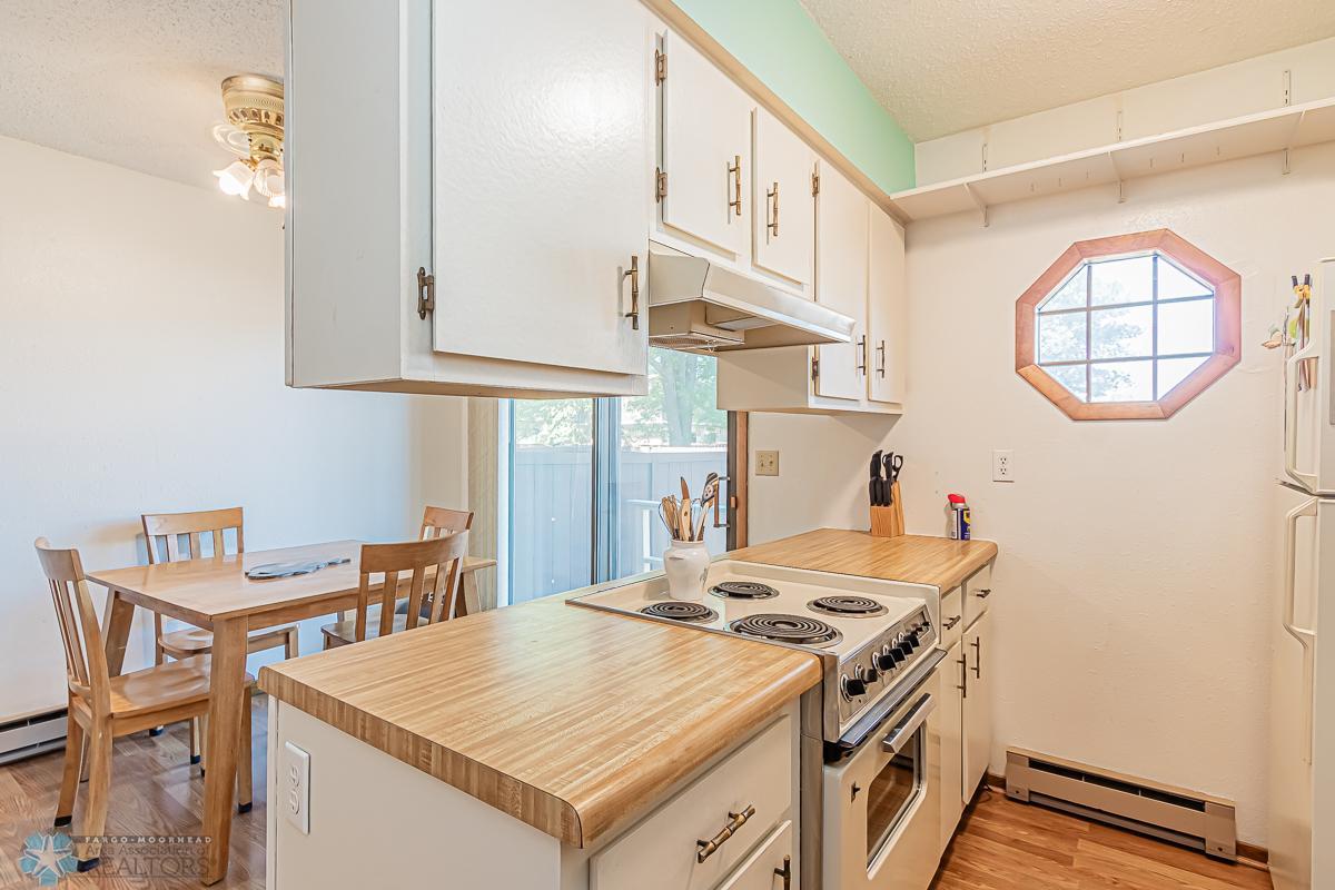 251 12 1_2 Ave E, West Fargo, ND 58078-12.jpg