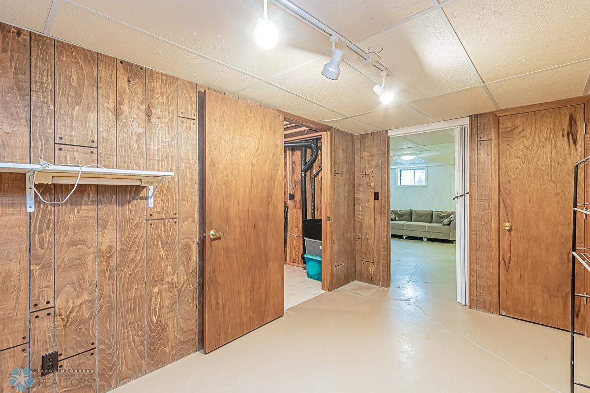 251 12 1_2 Ave E, West Fargo, ND 58078-16.jpg