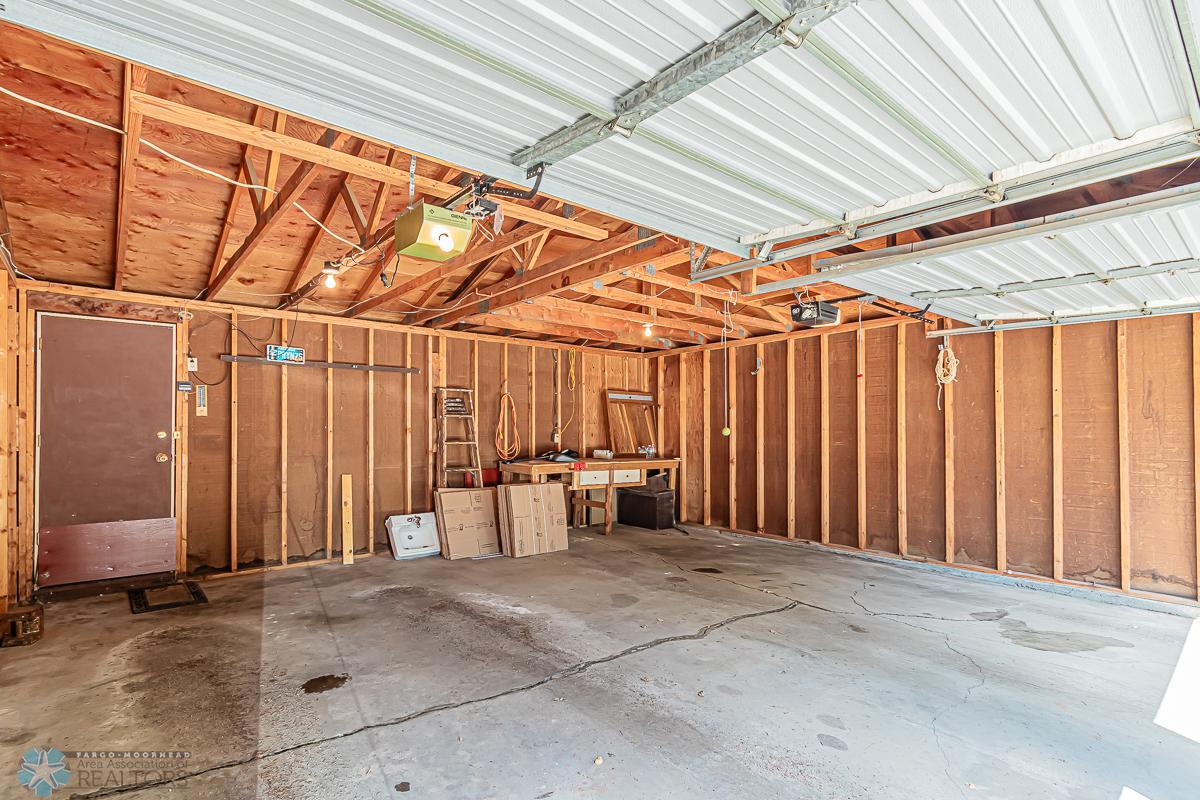 251 12 1_2 Ave E, West Fargo, ND 58078-24.jpg