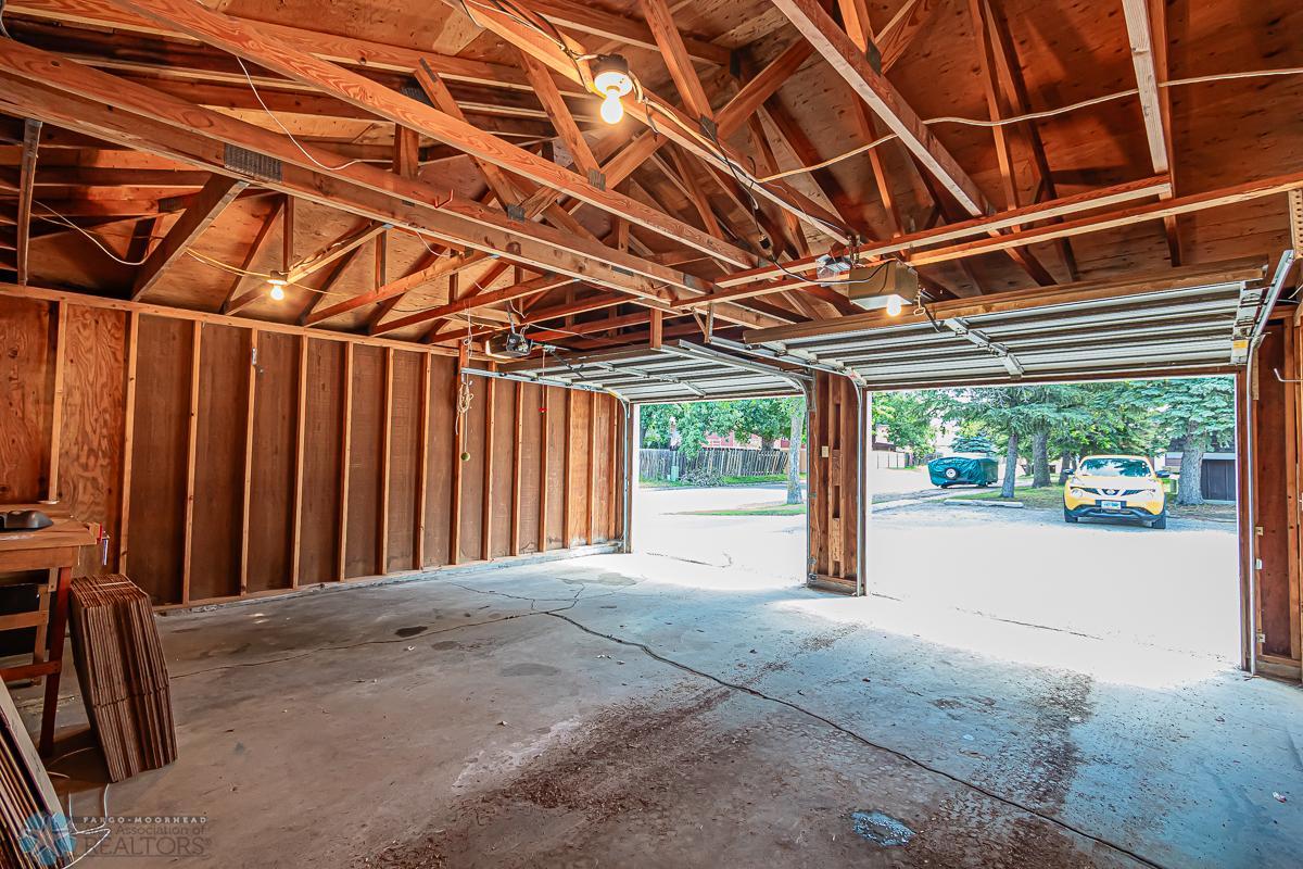 251 12 1_2 Ave E, West Fargo, ND 58078-23.jpg