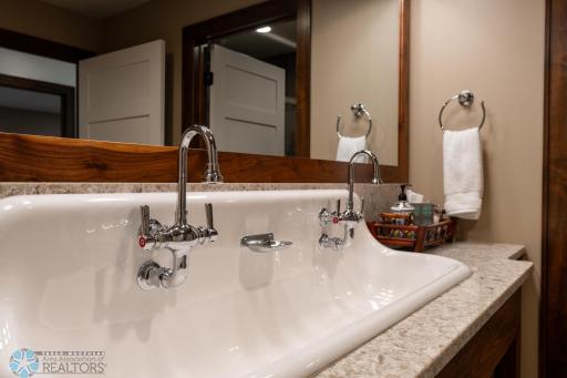 551 Lizzie Place E, West Fargo, ND 58078