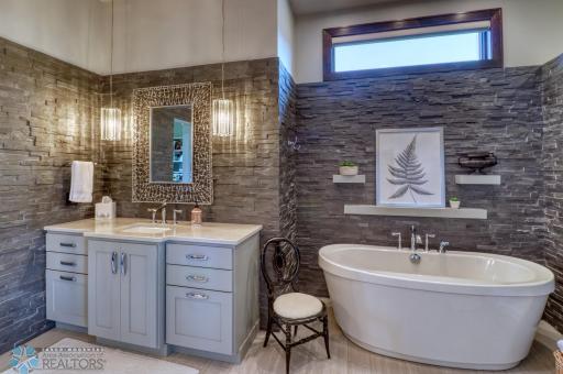 551 Lizzie Place E, West Fargo, ND 58078