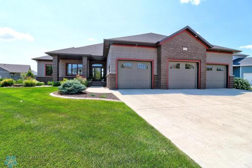 551 Lizzie Place E, West Fargo, ND 58078