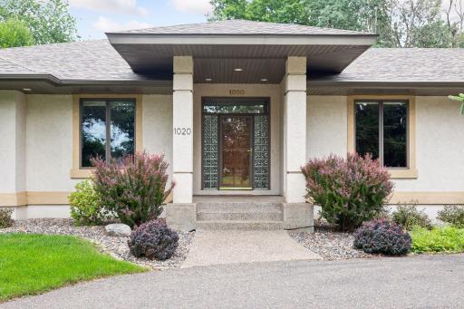 1020 Crest View Drive, Hudson, WI 54016