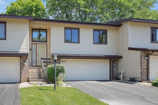 Beautiful Bloomington townhome that has been lovingly remodeled!