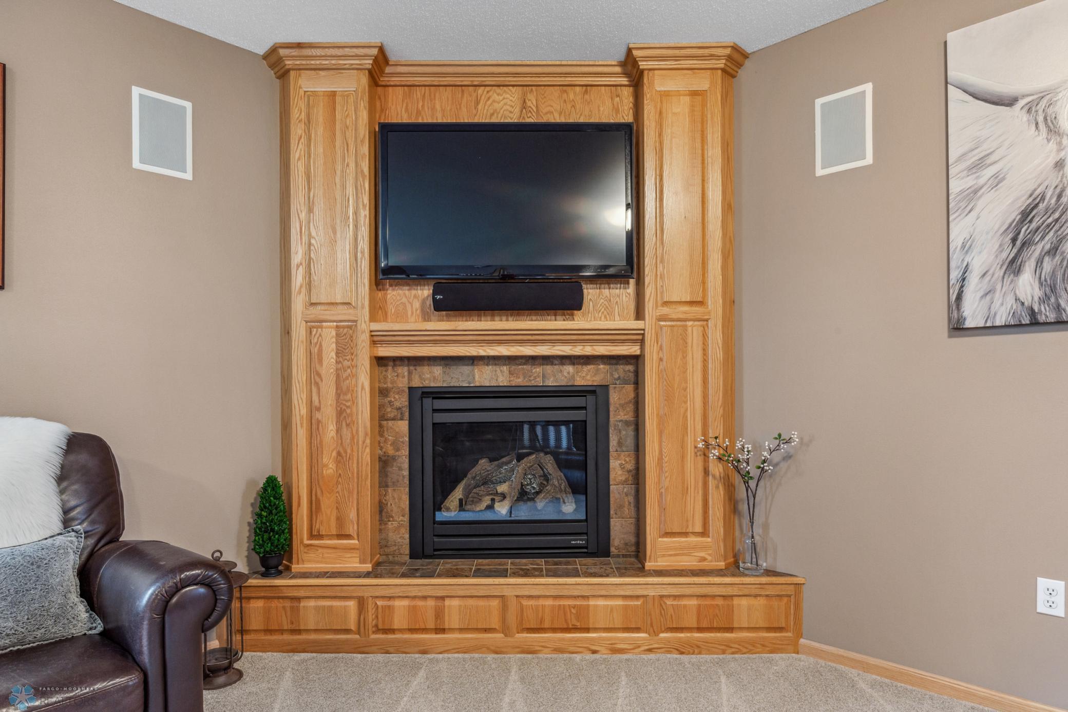 Family Room gas fp