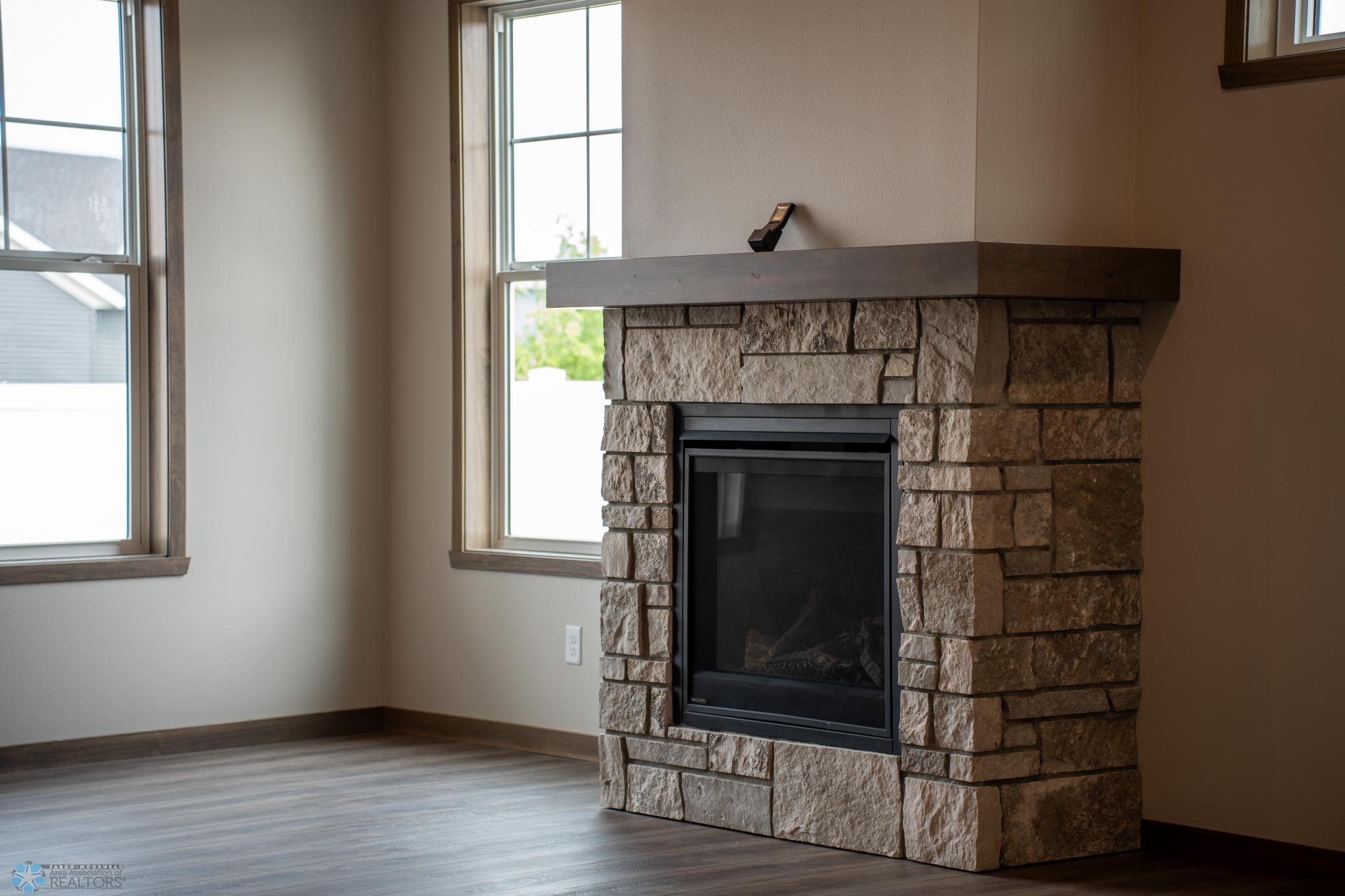 Gas fireplace