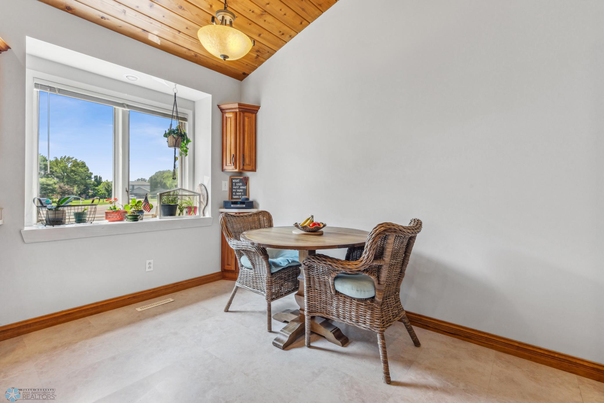 Eat-In Kitchen