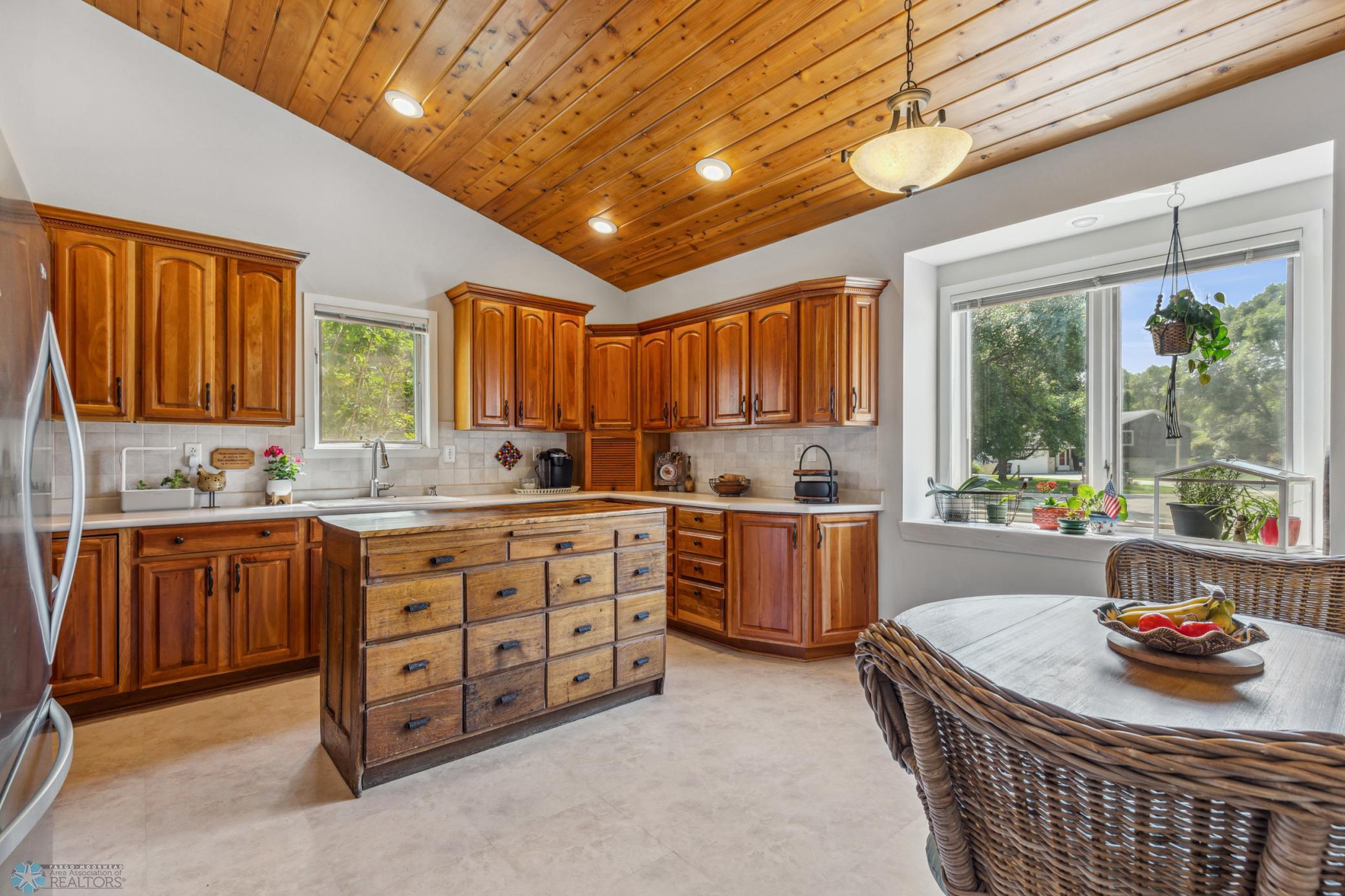 Eat-In Kitchen