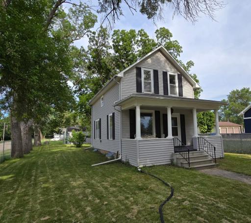 803 2nd Avenue SW, Pipestone, MN 56164