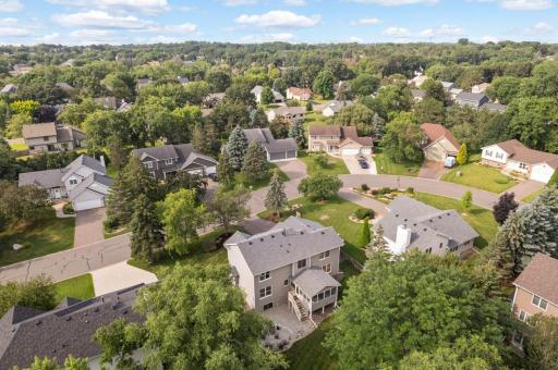 1392 Interlachen Circle, Woodbury, MN 55125