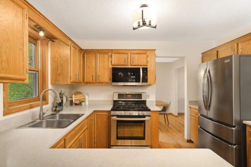 1392 Interlachen Circle, Woodbury, MN 55125