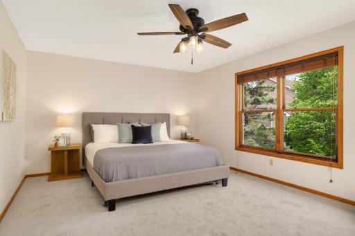 1392 Interlachen Circle, Woodbury, MN 55125